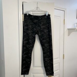 Mid-Rise Printed PowerHold Leggings